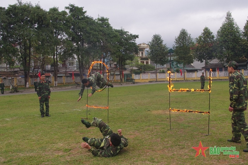 Thi đua lập công mừng xuân, dâng Đảng